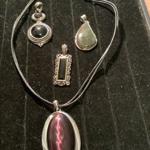 Set of 4 slides with necklace